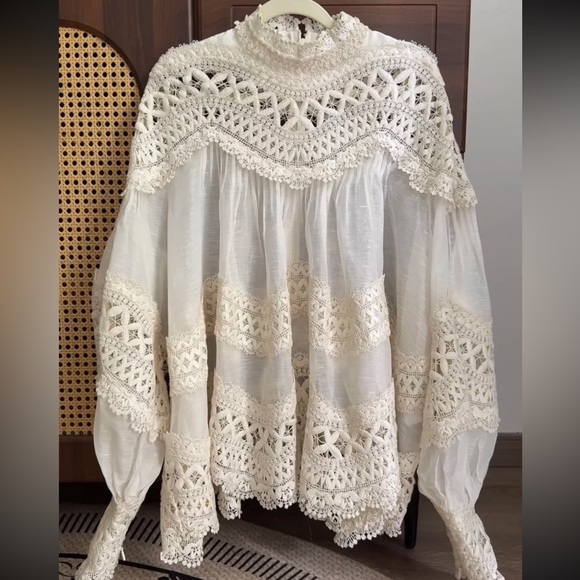 Elegant Cream Lace Women's Top - Picture 1 of 2